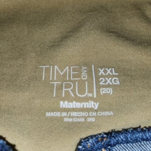 Time & Tru Maternity Light Wash Boyfriend Rollcuff Destroyed 2Xl (20) NWT - Picture 3 of 12